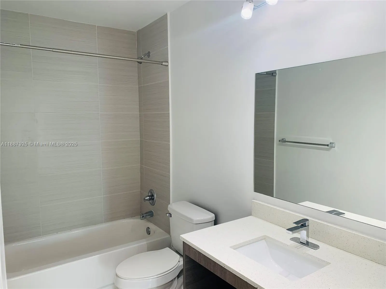 39 NW 7th Ave, #401