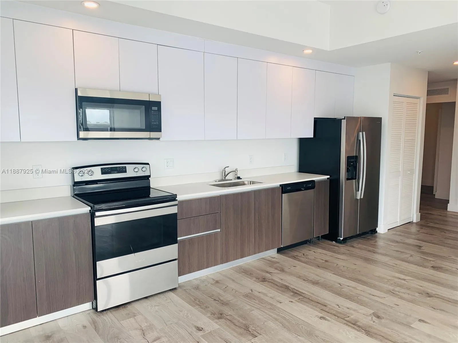 39 NW 7th Ave, #401