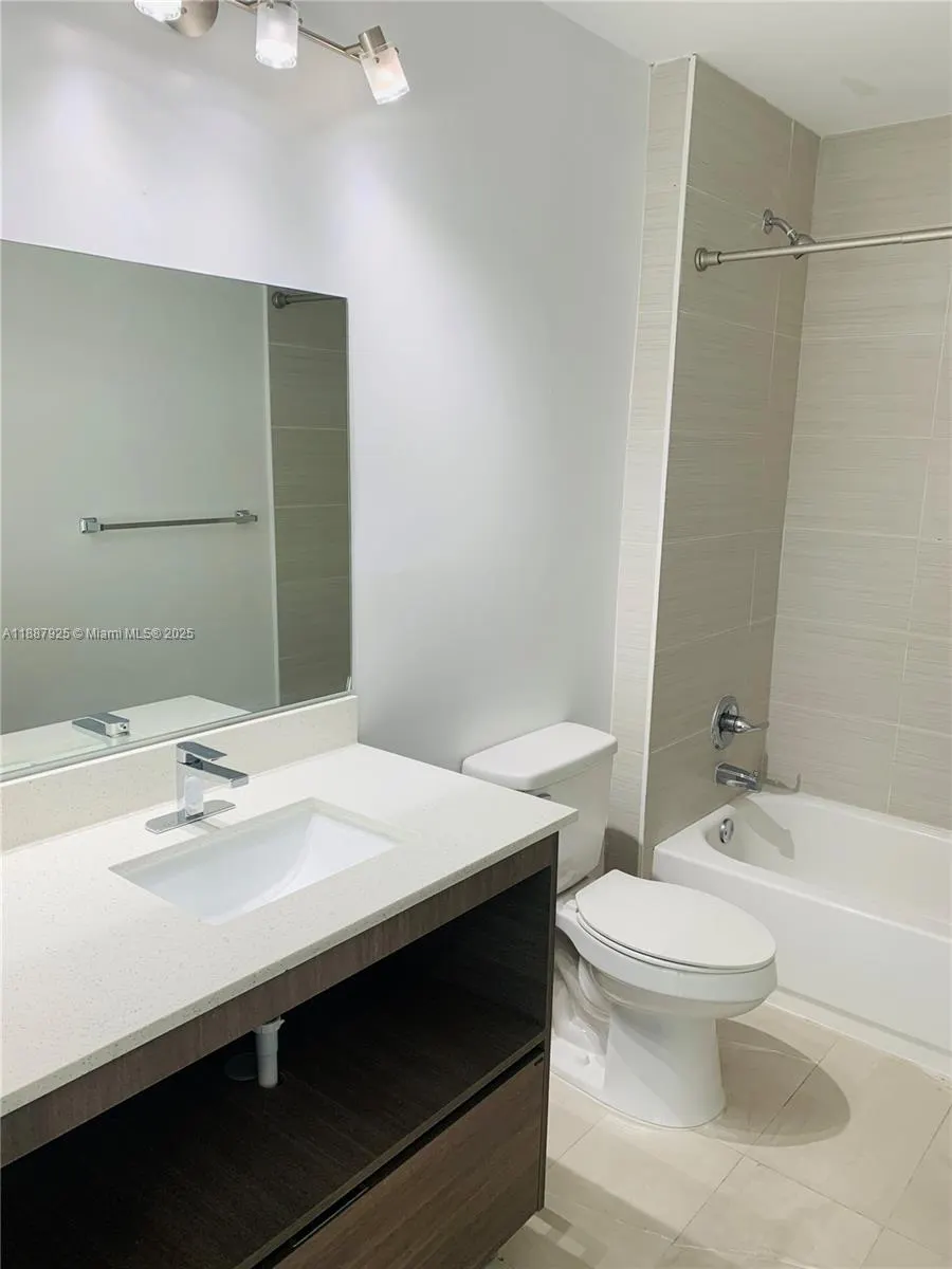 39 NW 7th Ave, #401