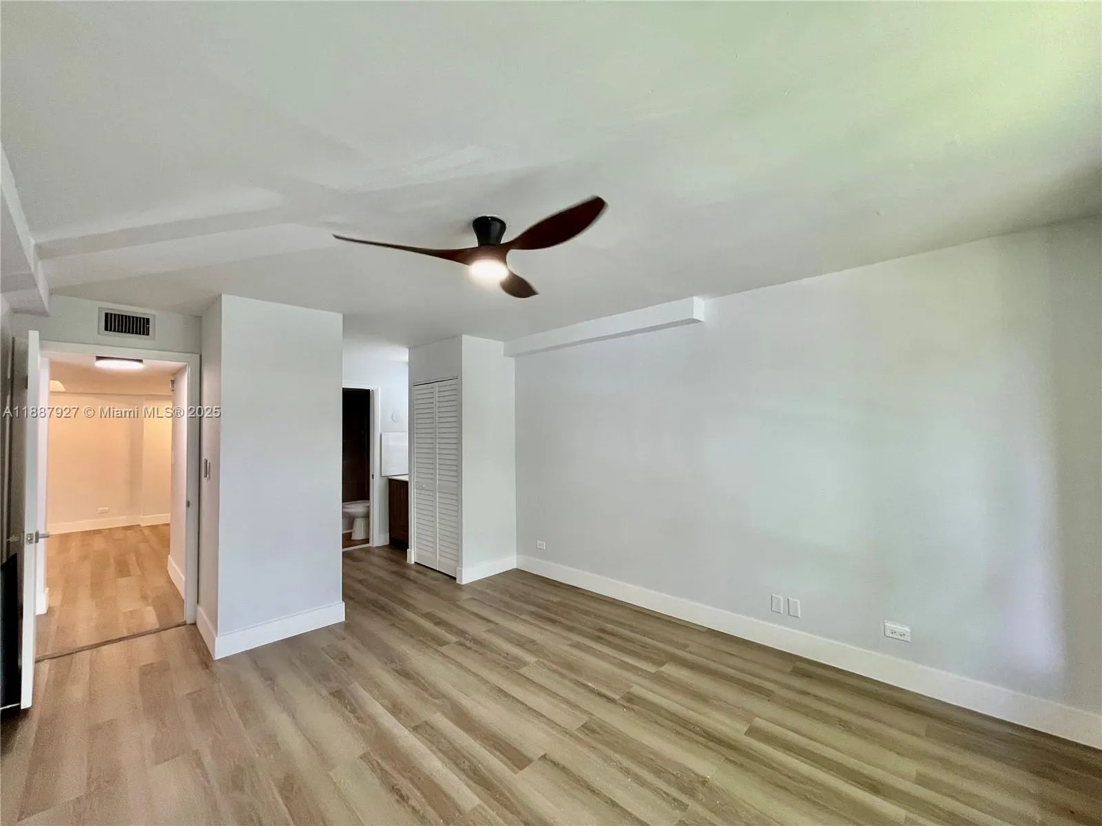 3680 Inverrary Dr, #2B