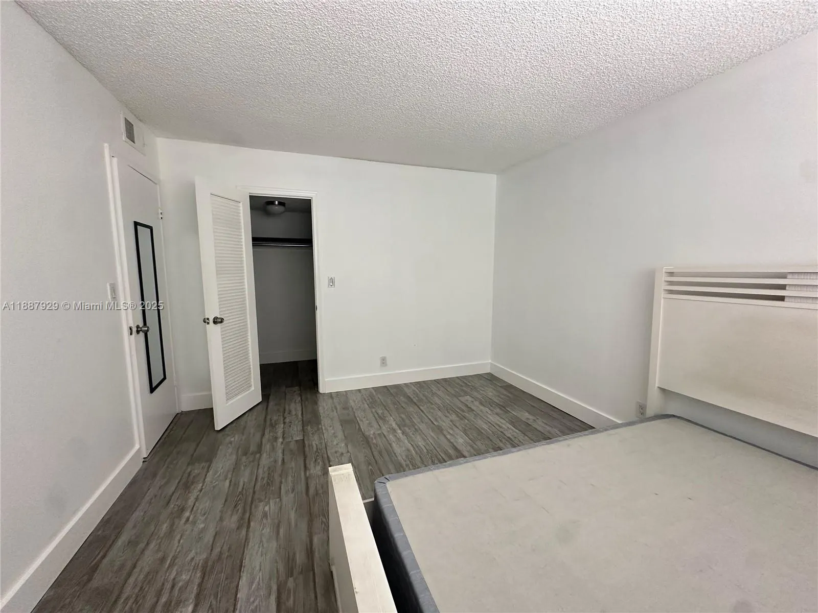 900 NE 12th Ave, #501
