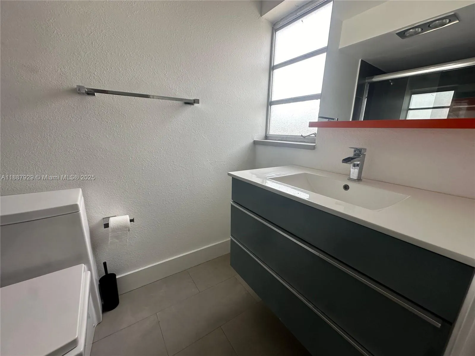 900 NE 12th Ave, #501