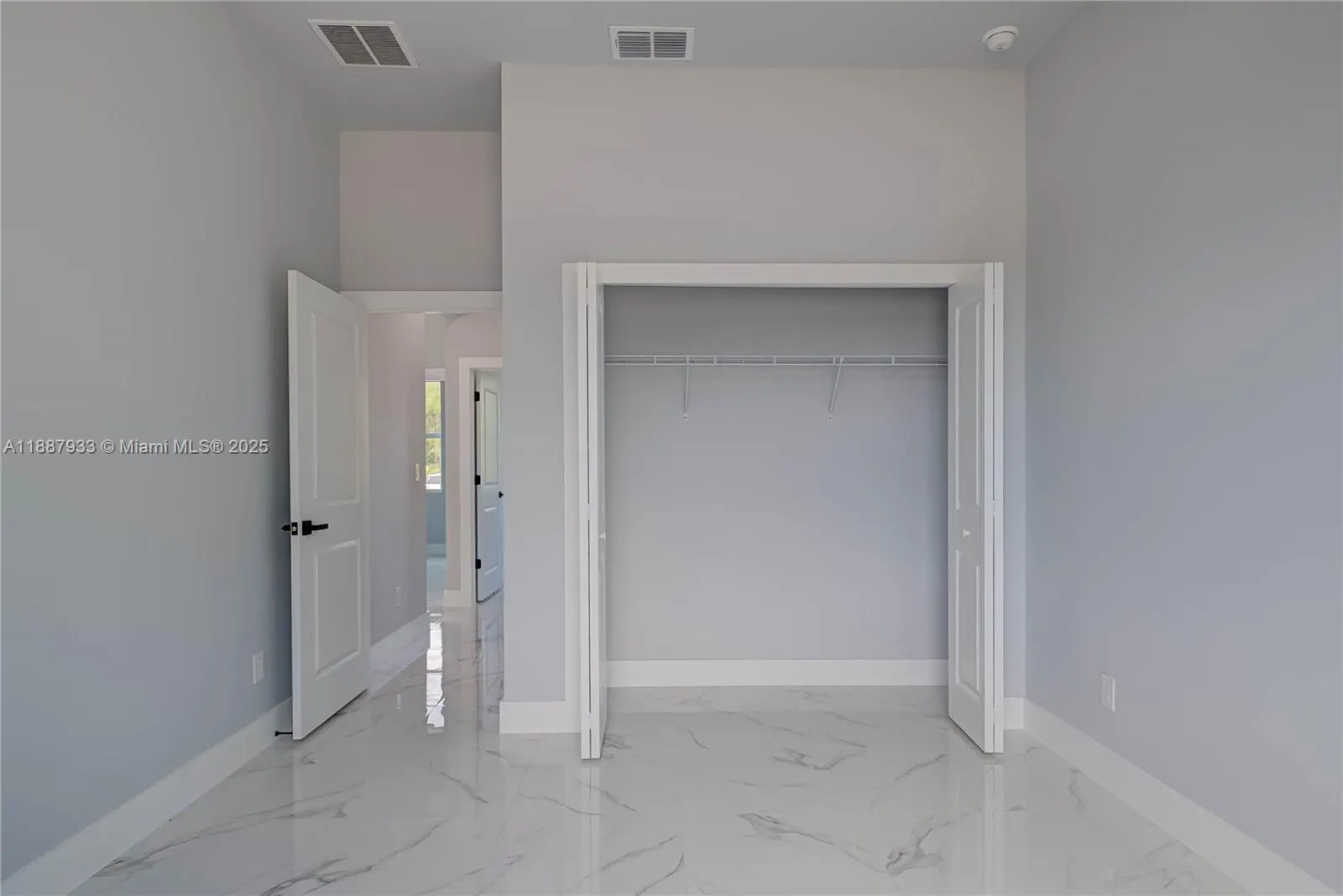 203 E 7th