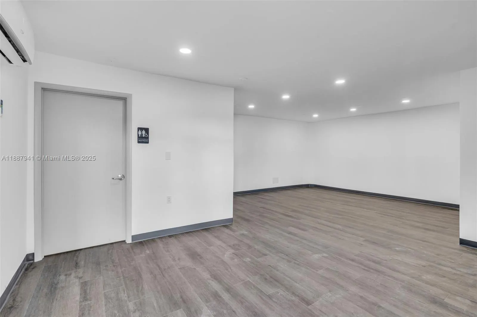 329 W 75th Pl, #1C