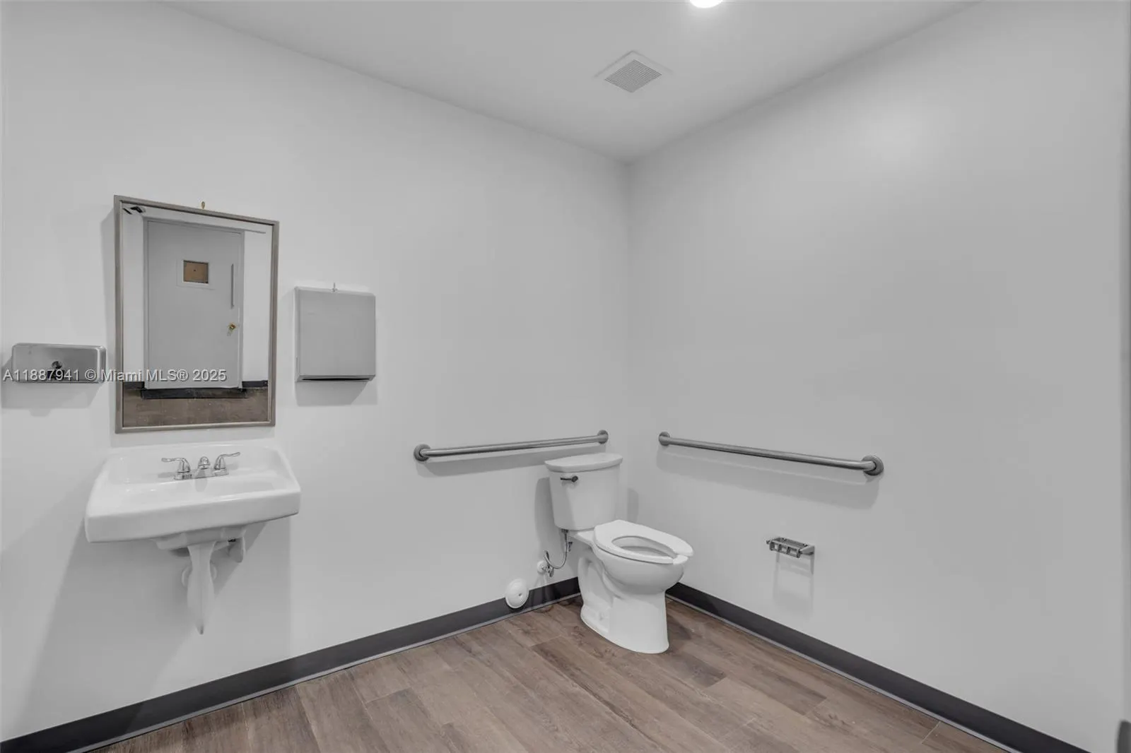 329 W 75th Pl, #1C