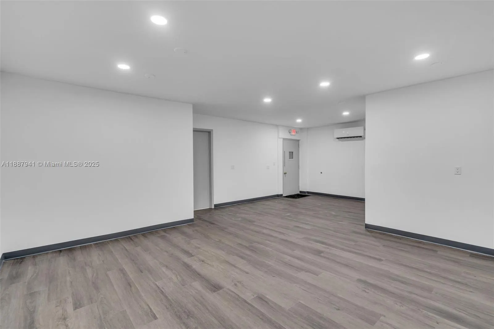 329 W 75th Pl, #1C
