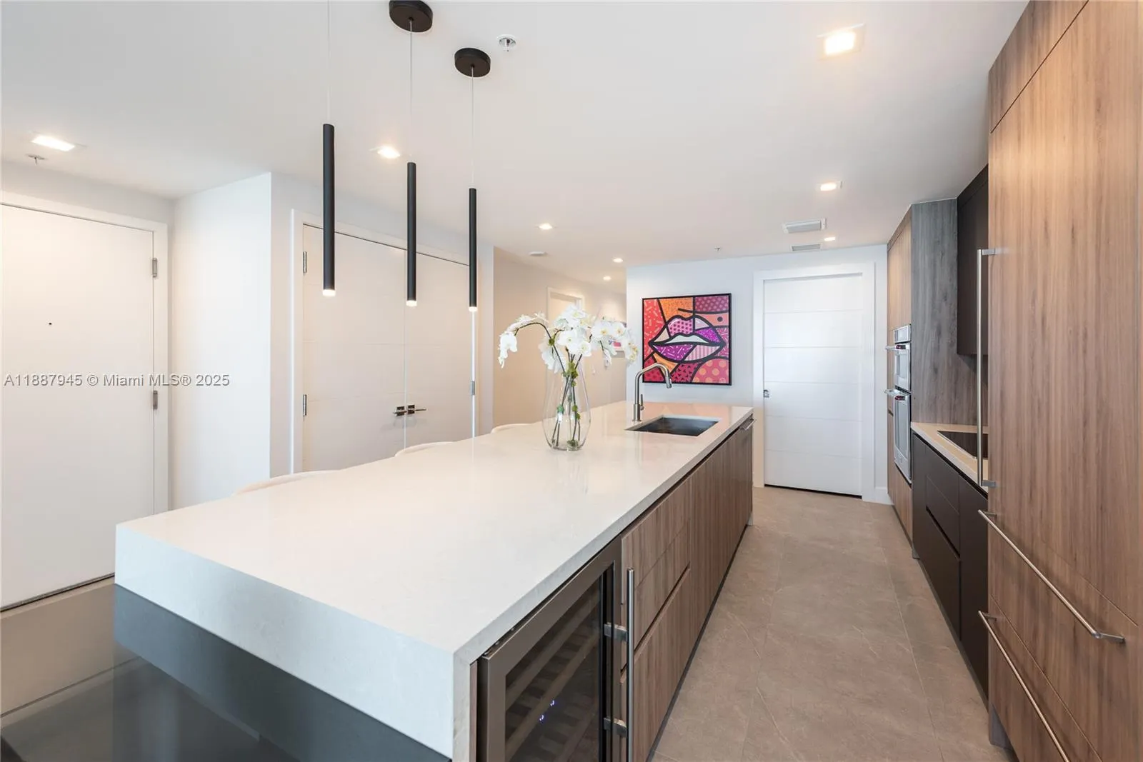 3801 Collins Ave, #1502