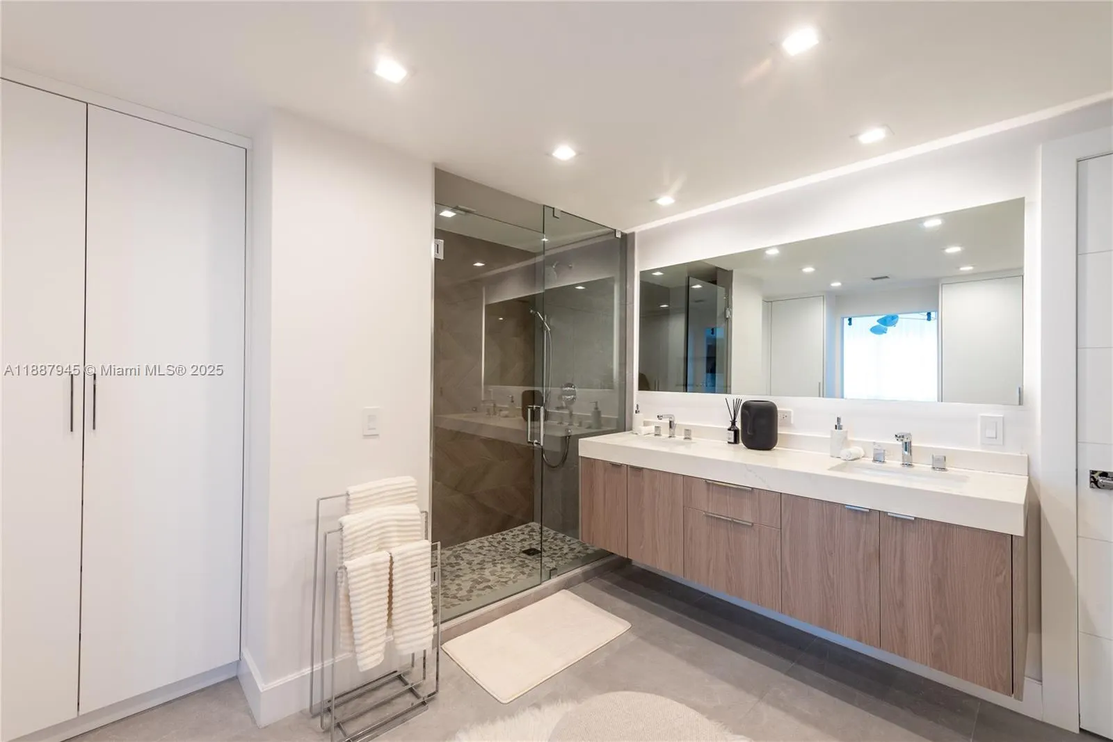 3801 Collins Ave, #1502