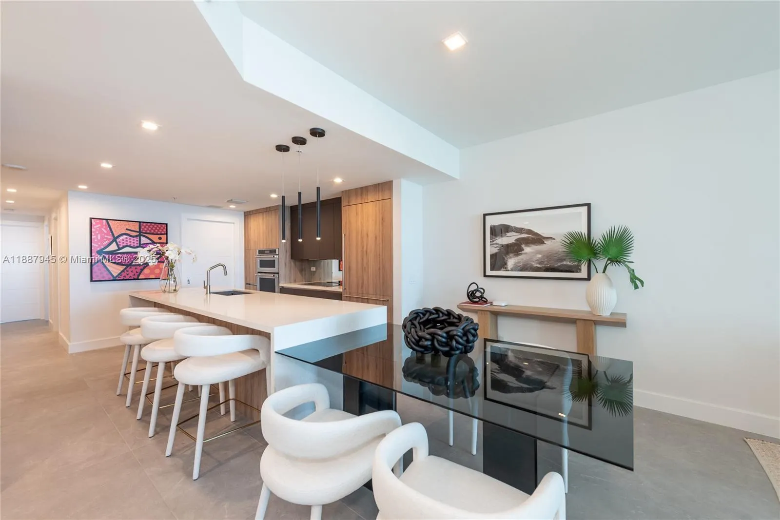 3801 Collins Ave, #1502