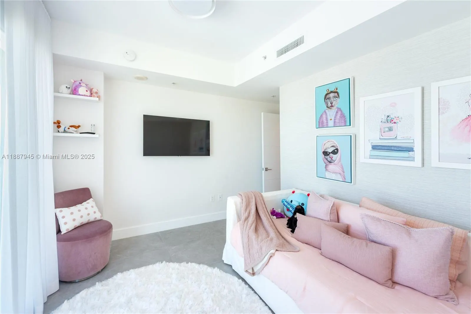 3801 Collins Ave, #1502