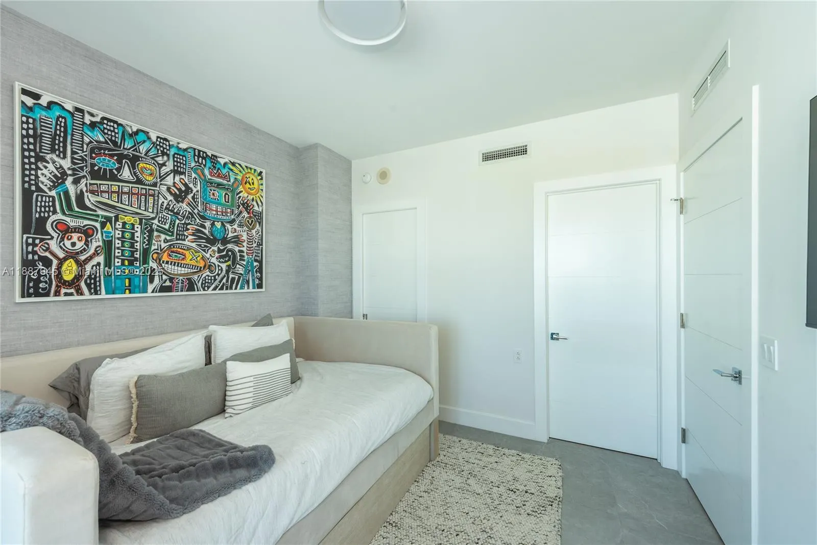 3801 Collins Ave, #1502