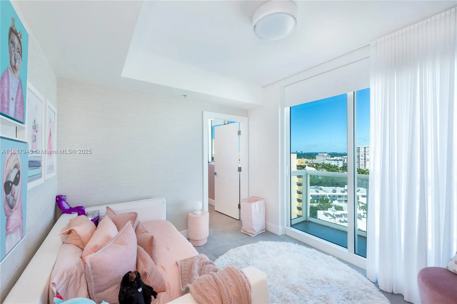 3801 Collins Ave, #1502