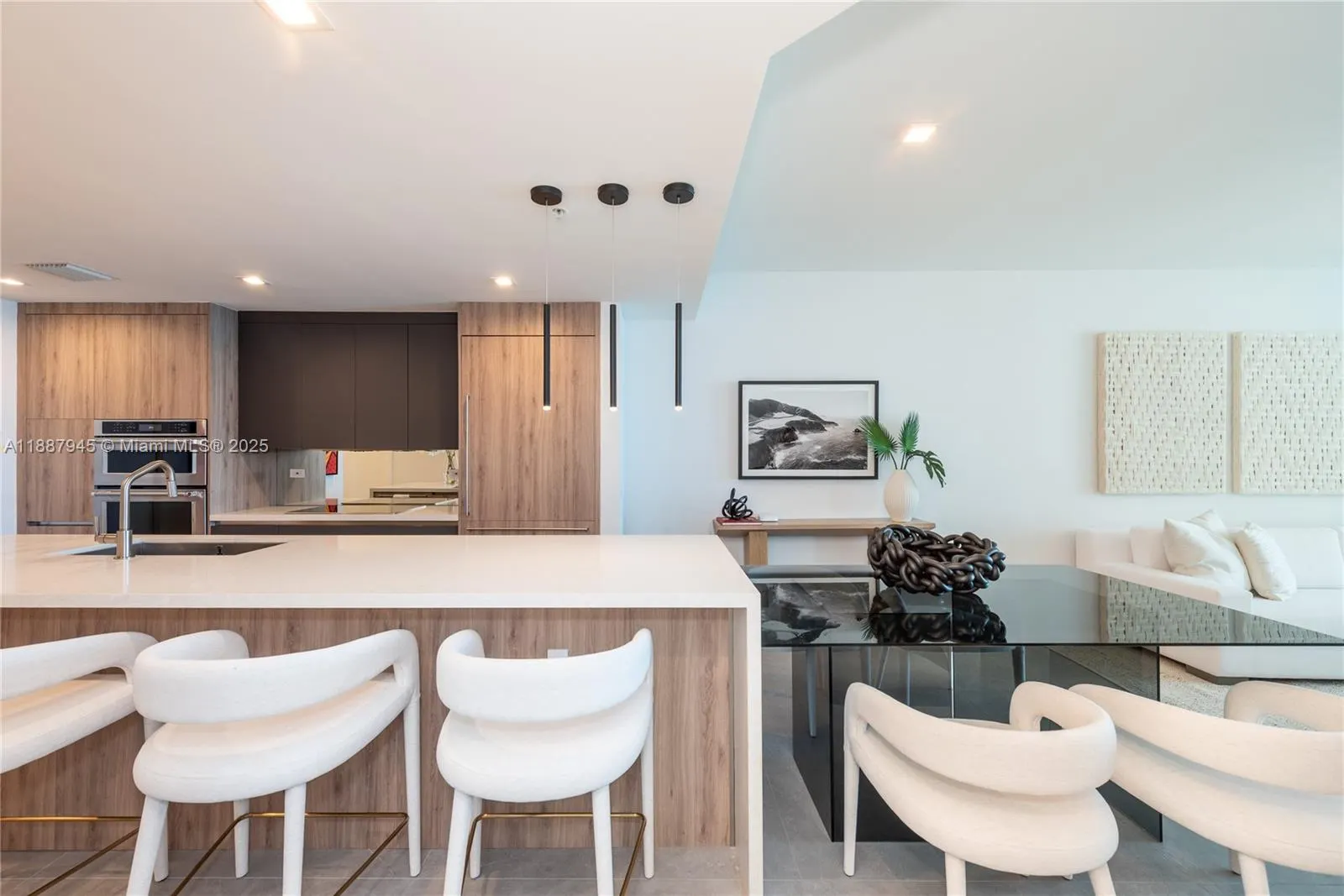 3801 Collins Ave, #1502