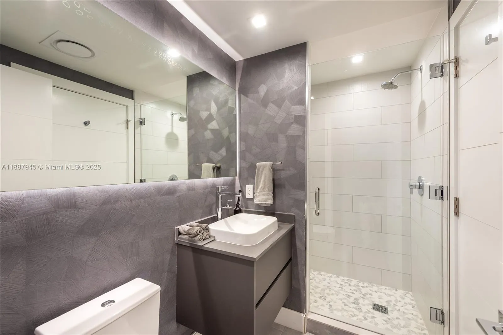 3801 Collins Ave, #1502