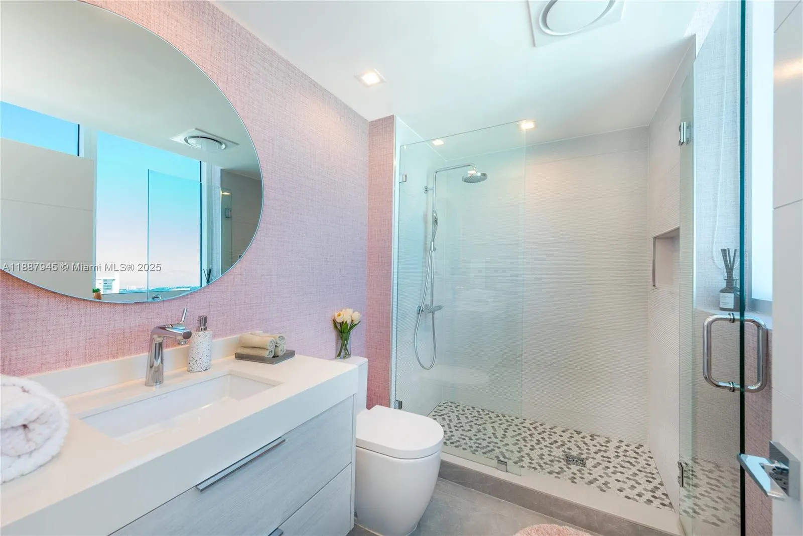 3801 Collins Ave, #1502