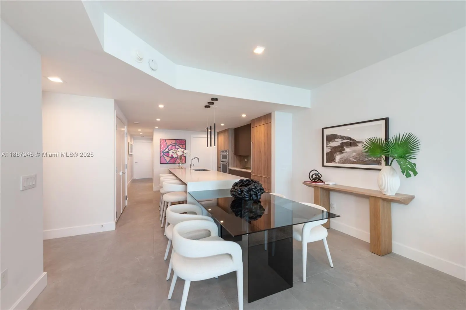 3801 Collins Ave, #1502