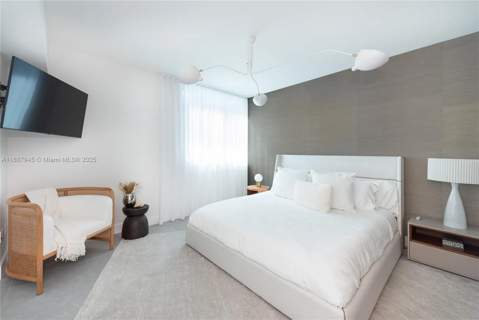 3801 Collins Ave, #1502