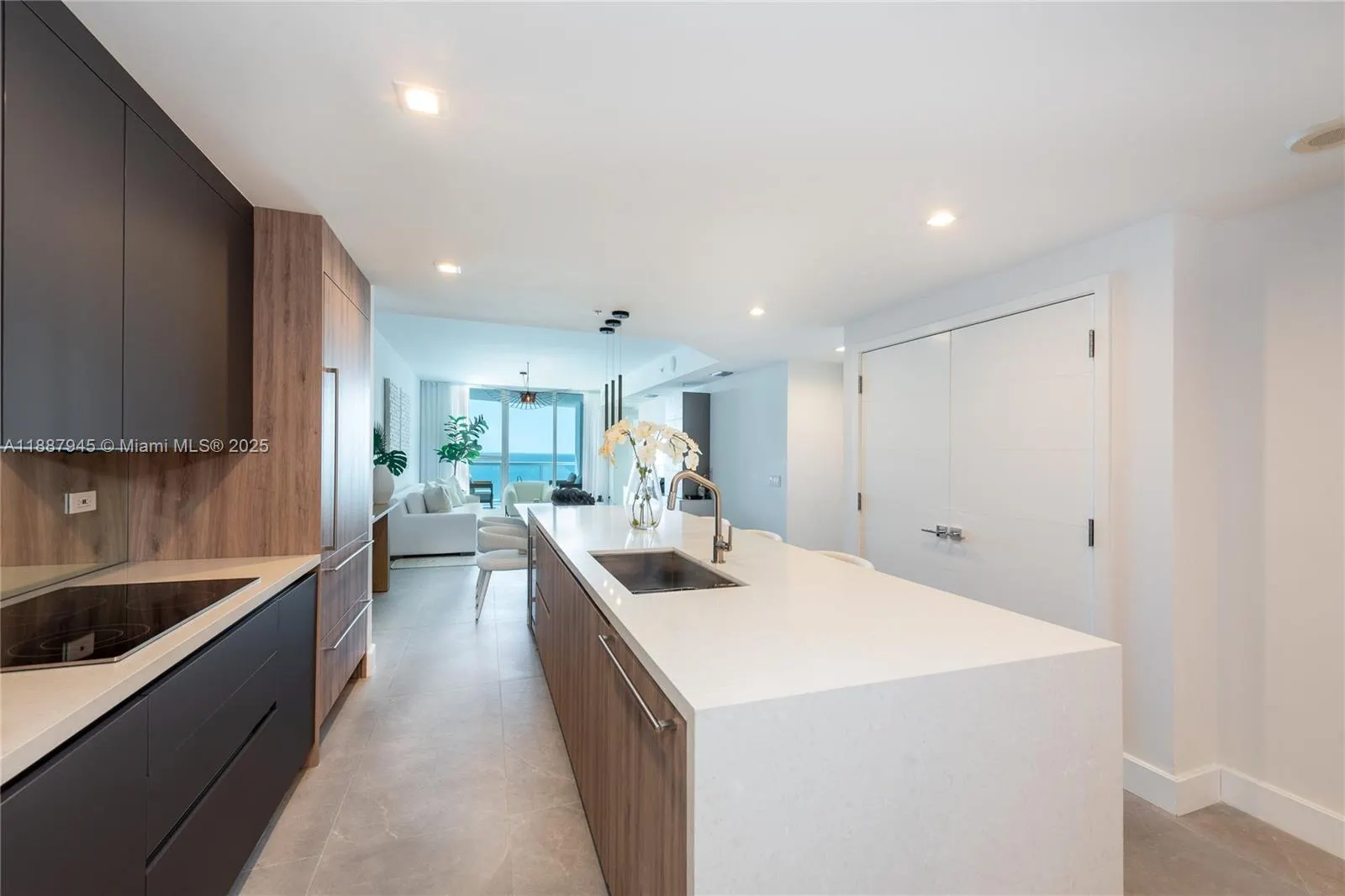 3801 Collins Ave, #1502