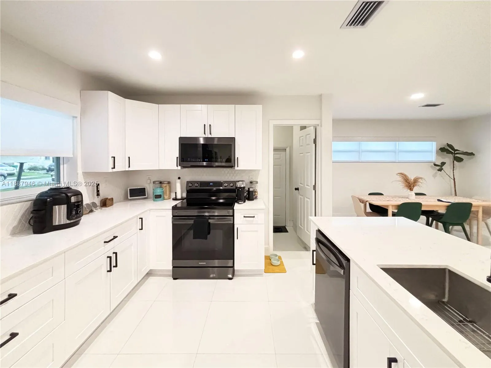 9420 Dominican Dr