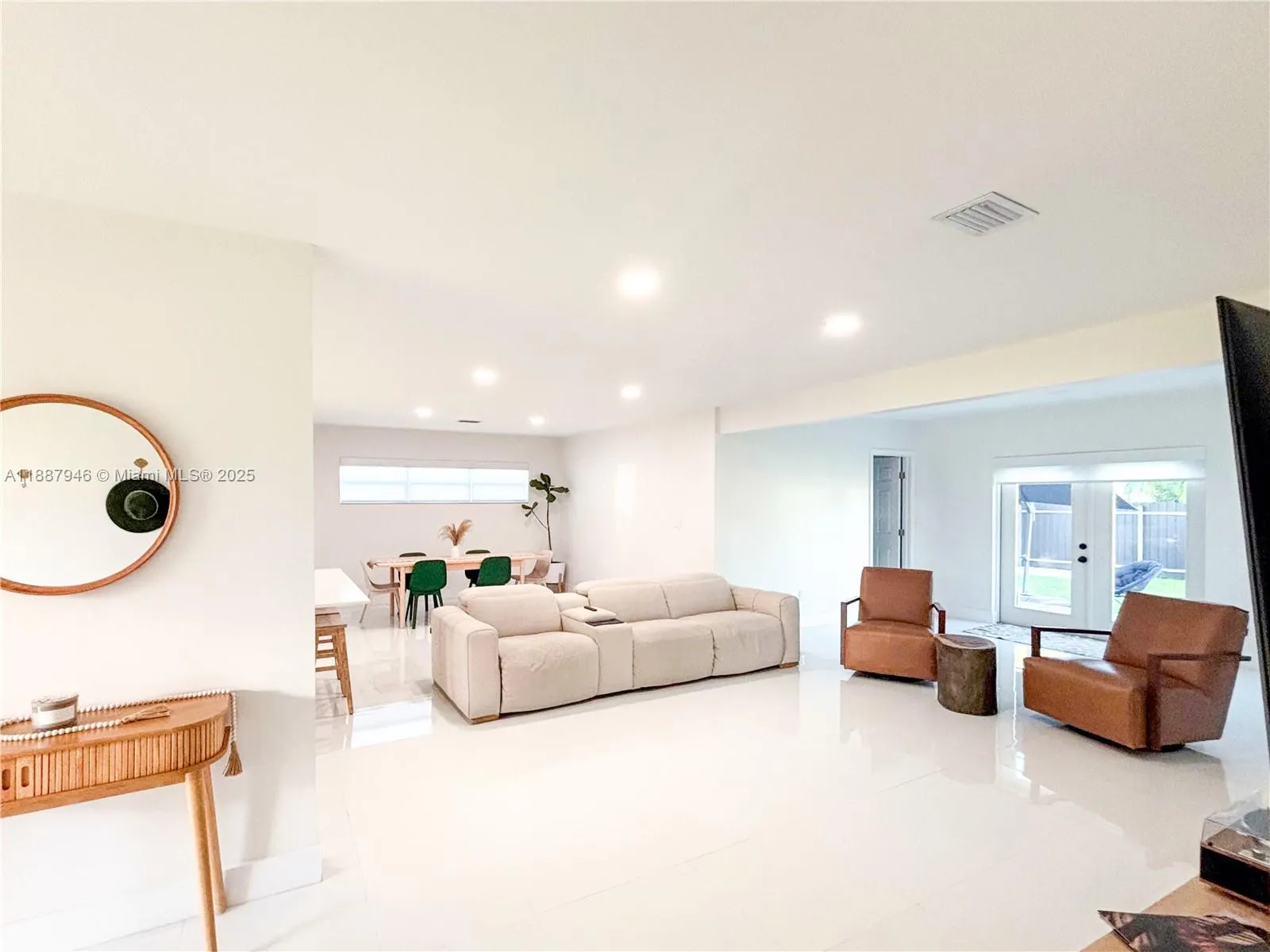 9420 Dominican Dr
