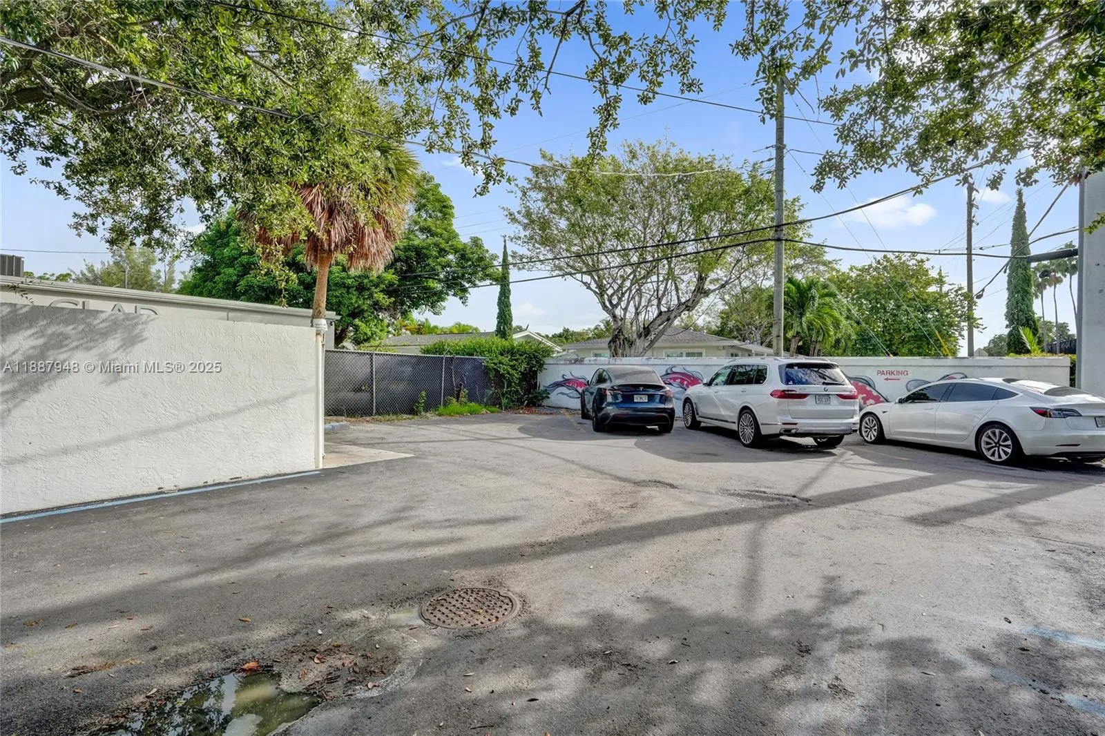 1100 NE 4th Ave, #1-2