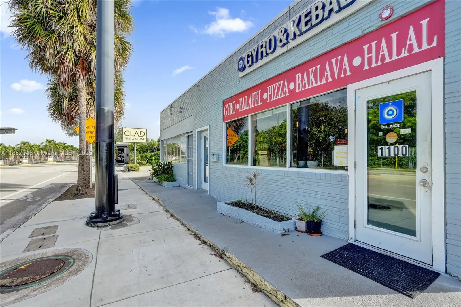 1100 NE 4th Ave, #1-2