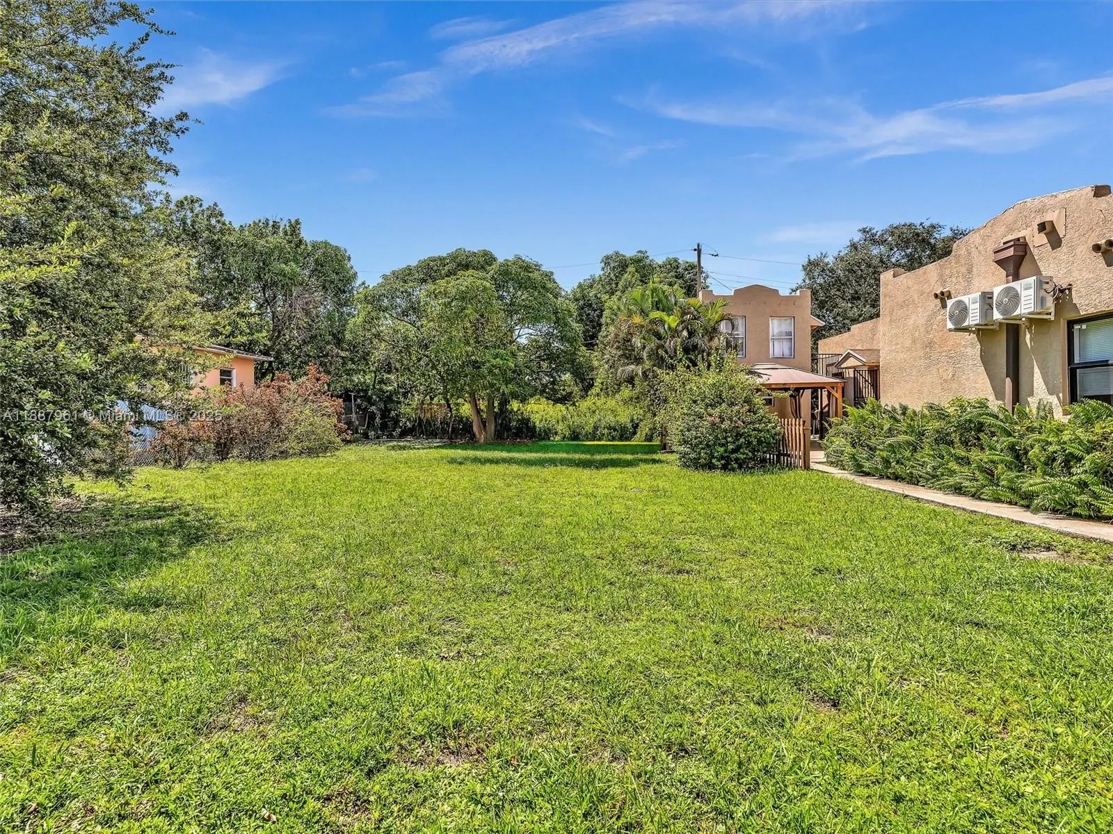 520 NW 49th St