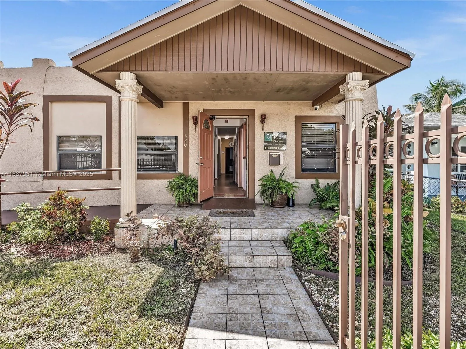 520 NW 49th St