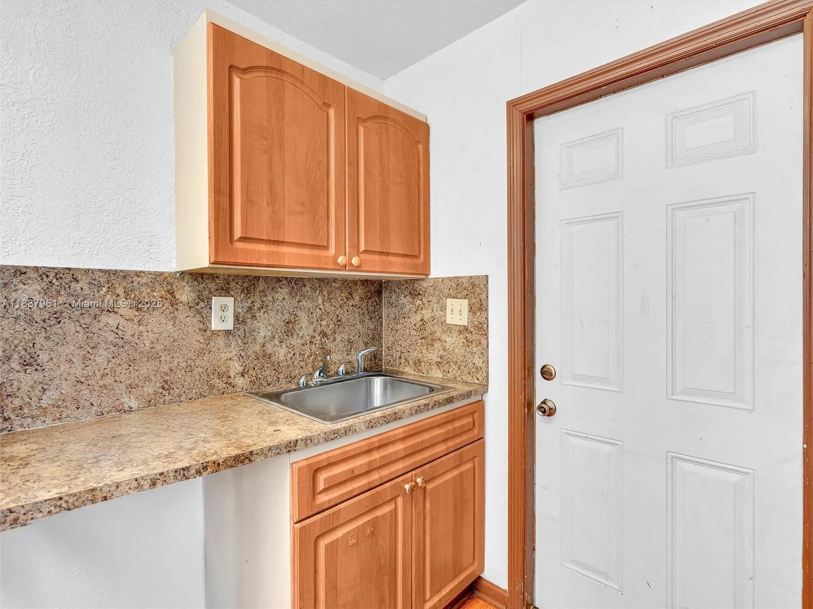 520 NW 49th St
