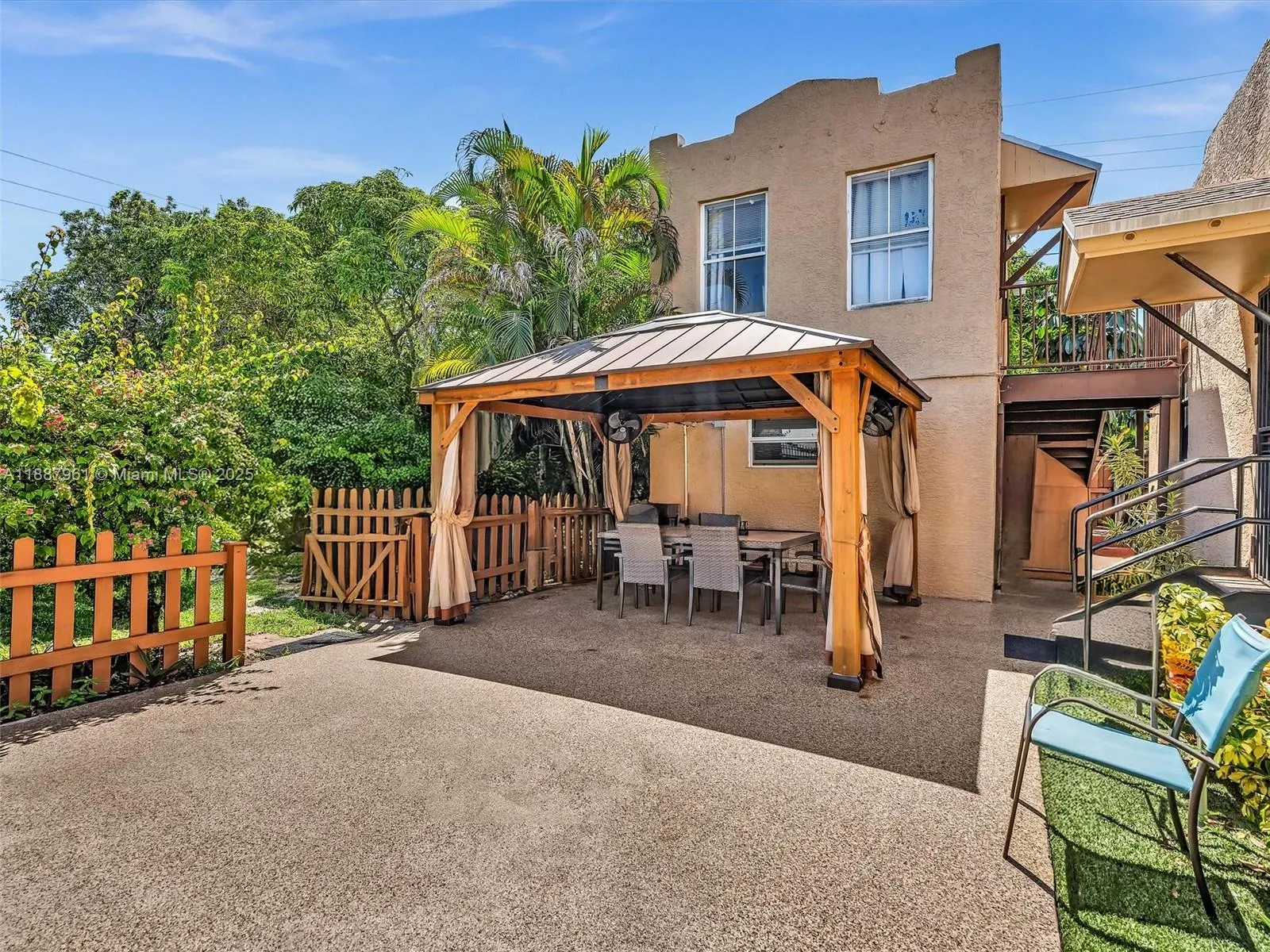520 NW 49th St