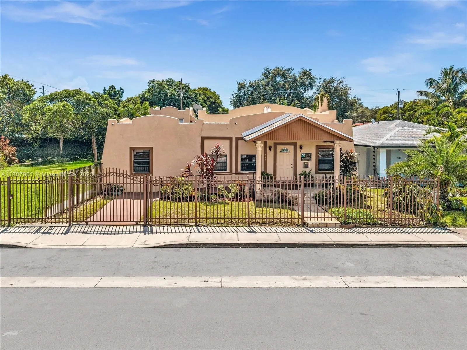520 NW 49th St