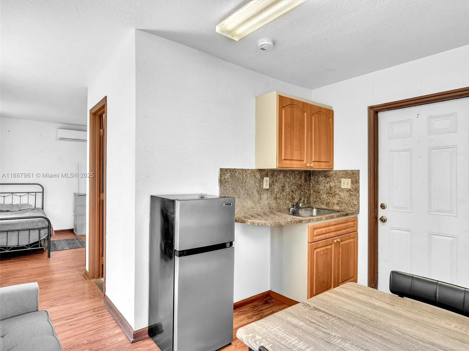 520 NW 49th St