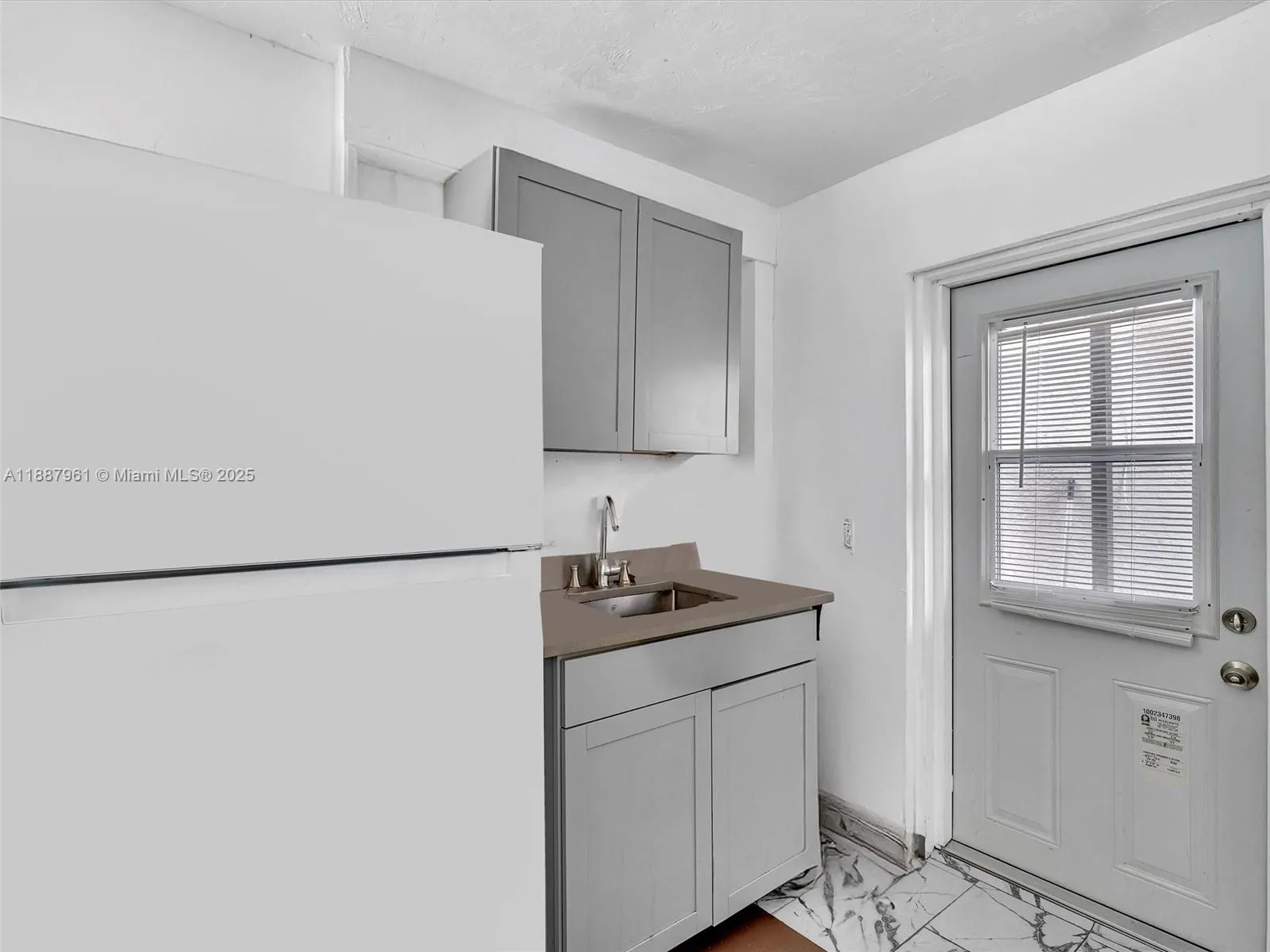 520 NW 49th St