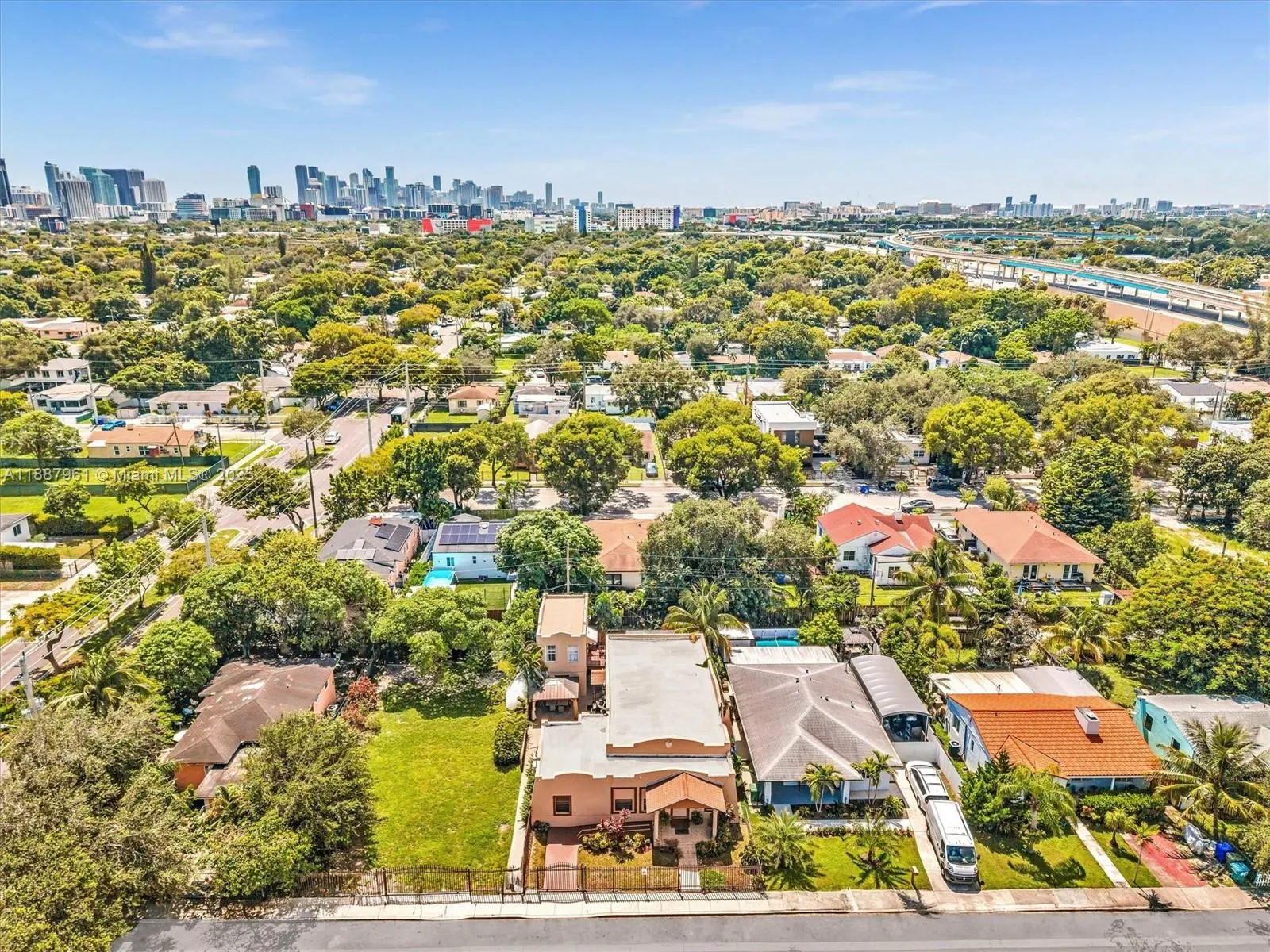 520 NW 49th St