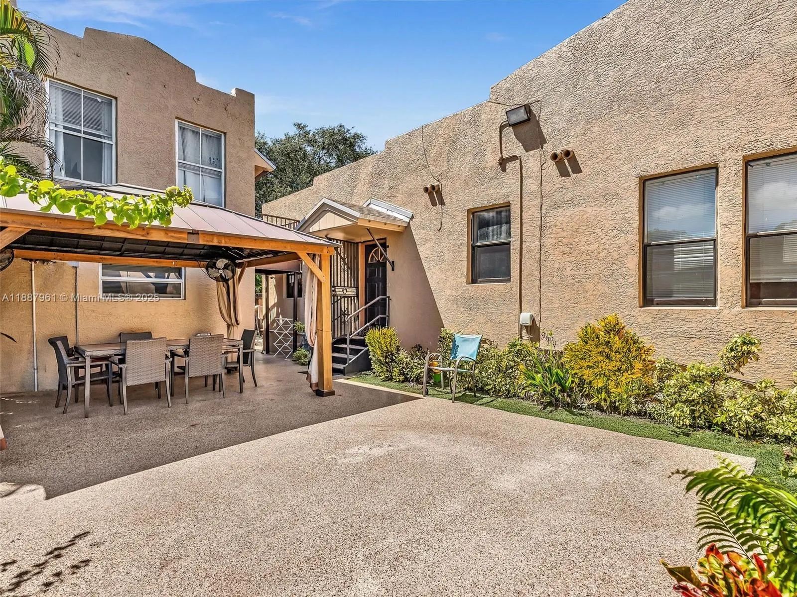 520 NW 49th St