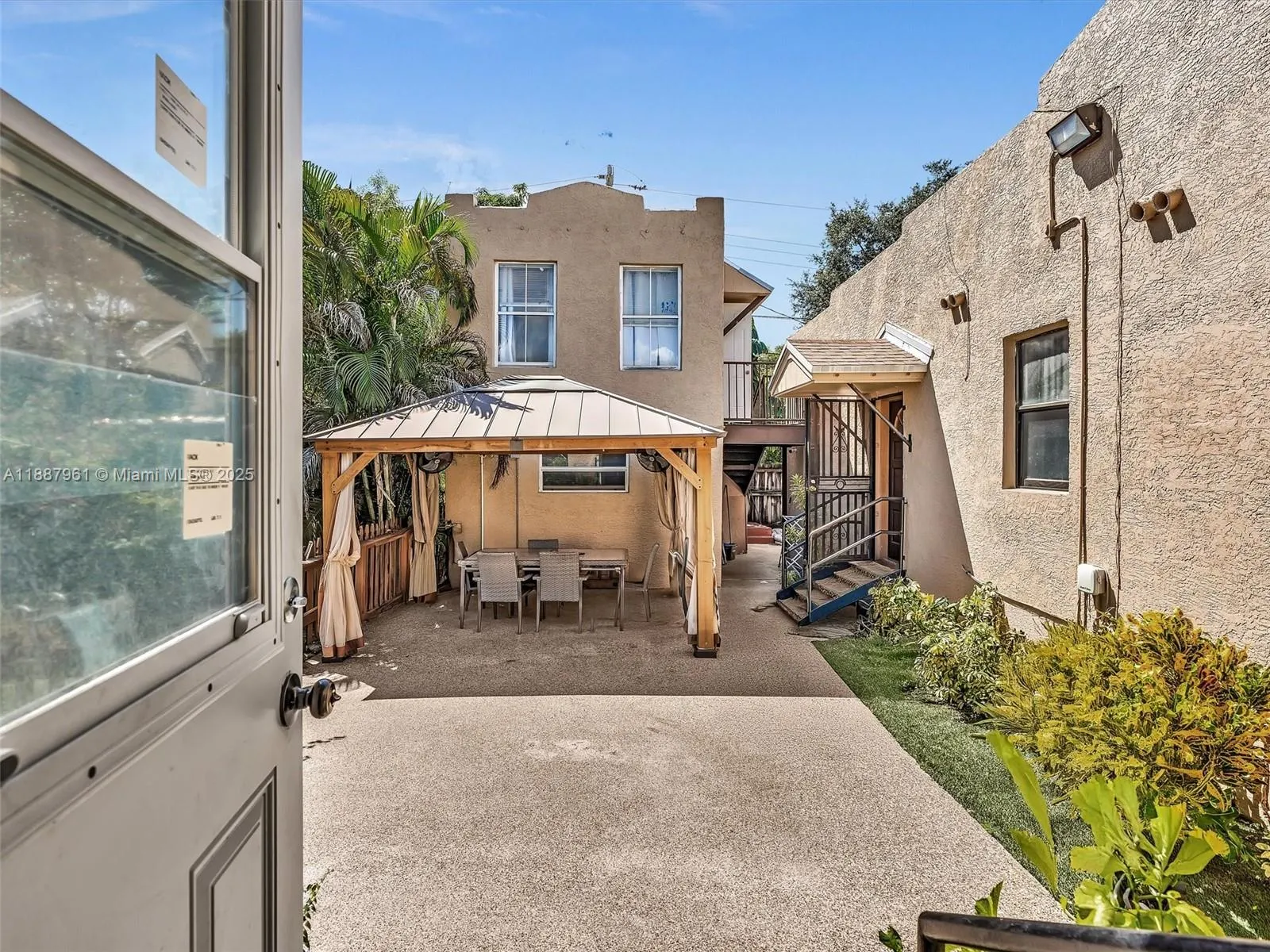 520 NW 49th St