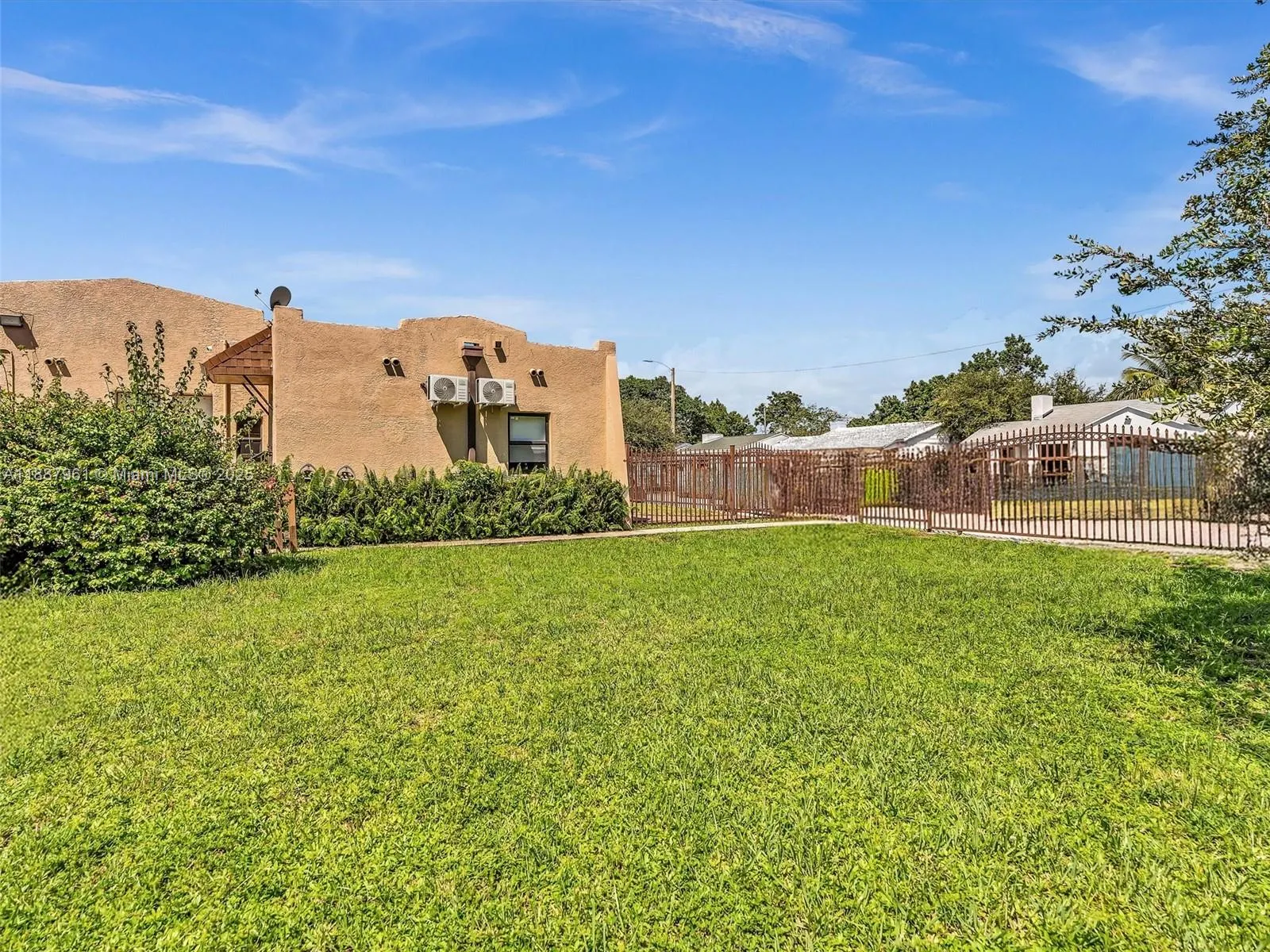 520 NW 49th St
