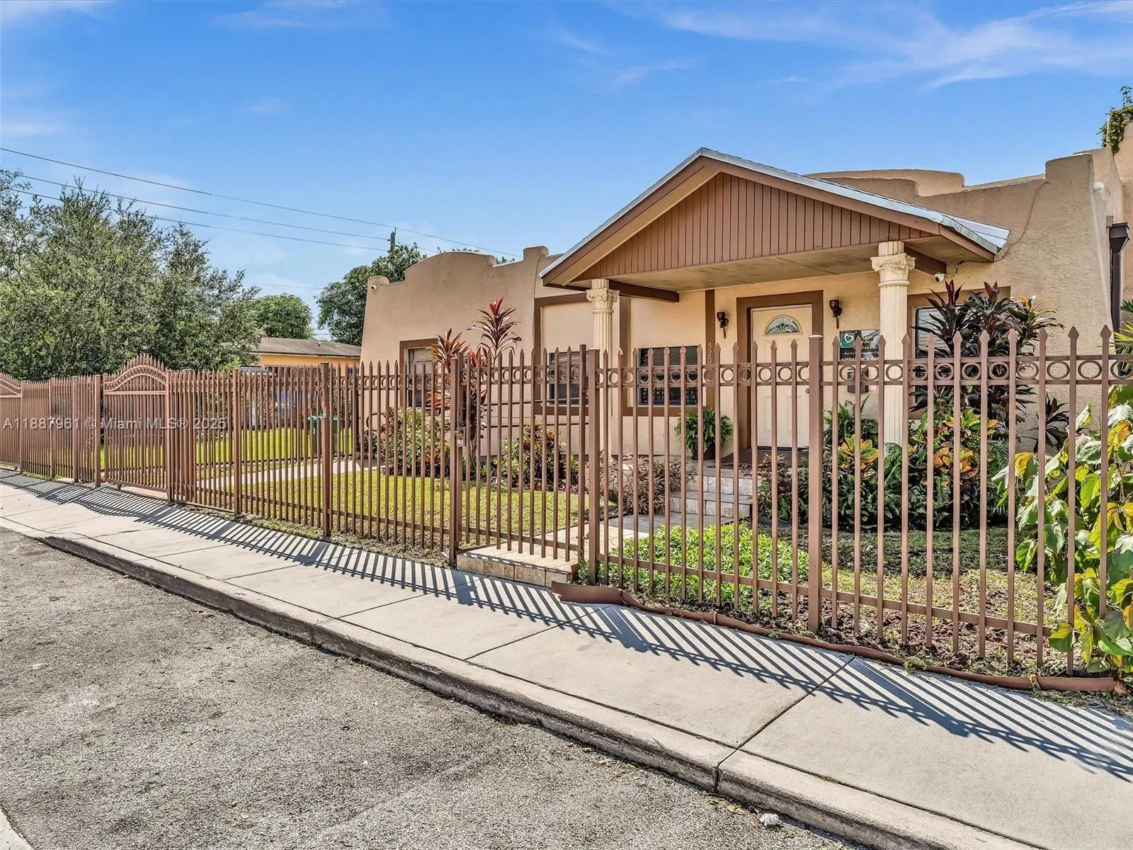 520 NW 49th St