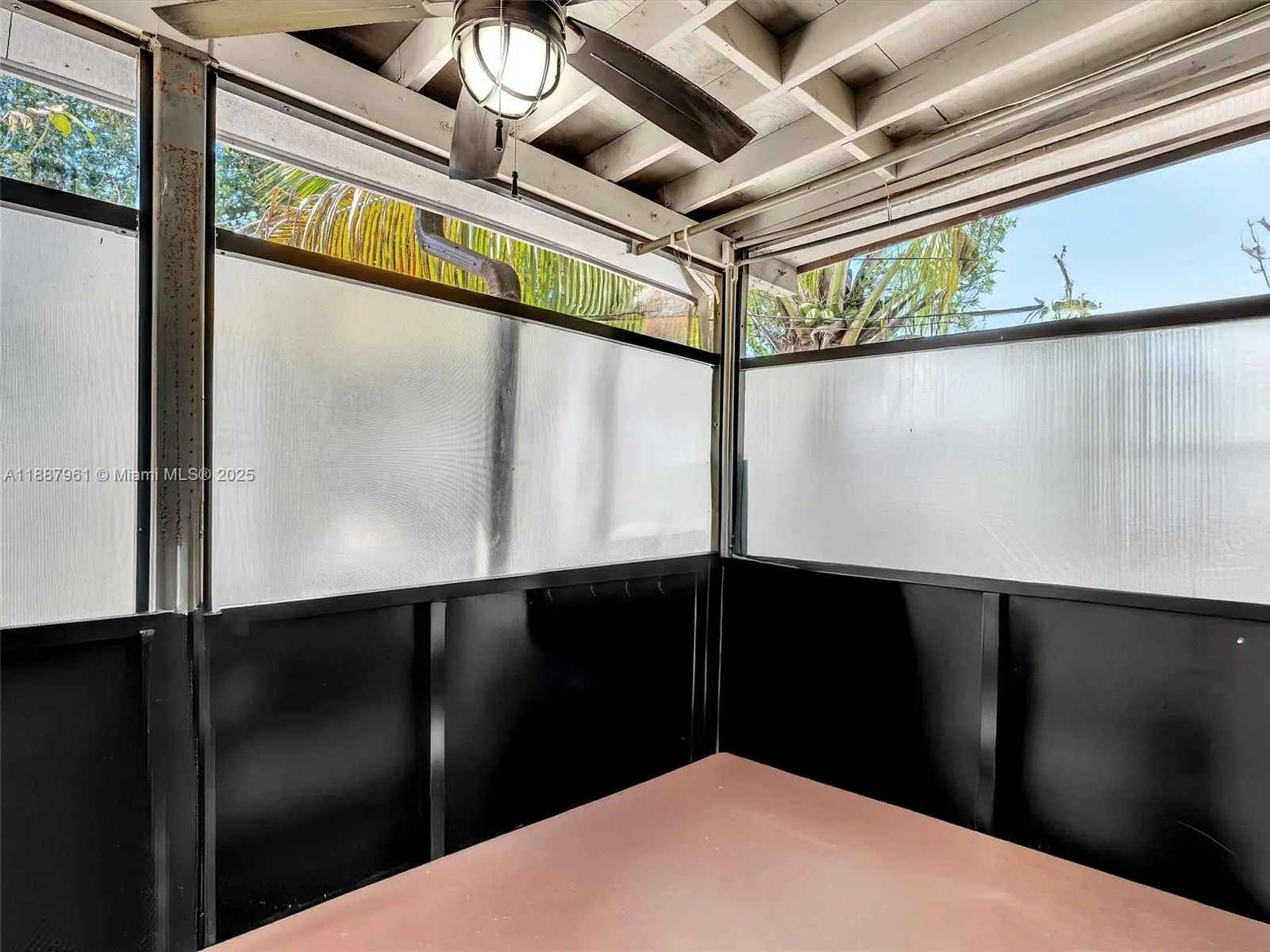 520 NW 49th St