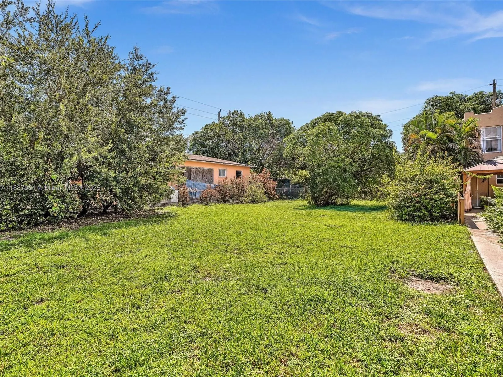 520 NW 49th St