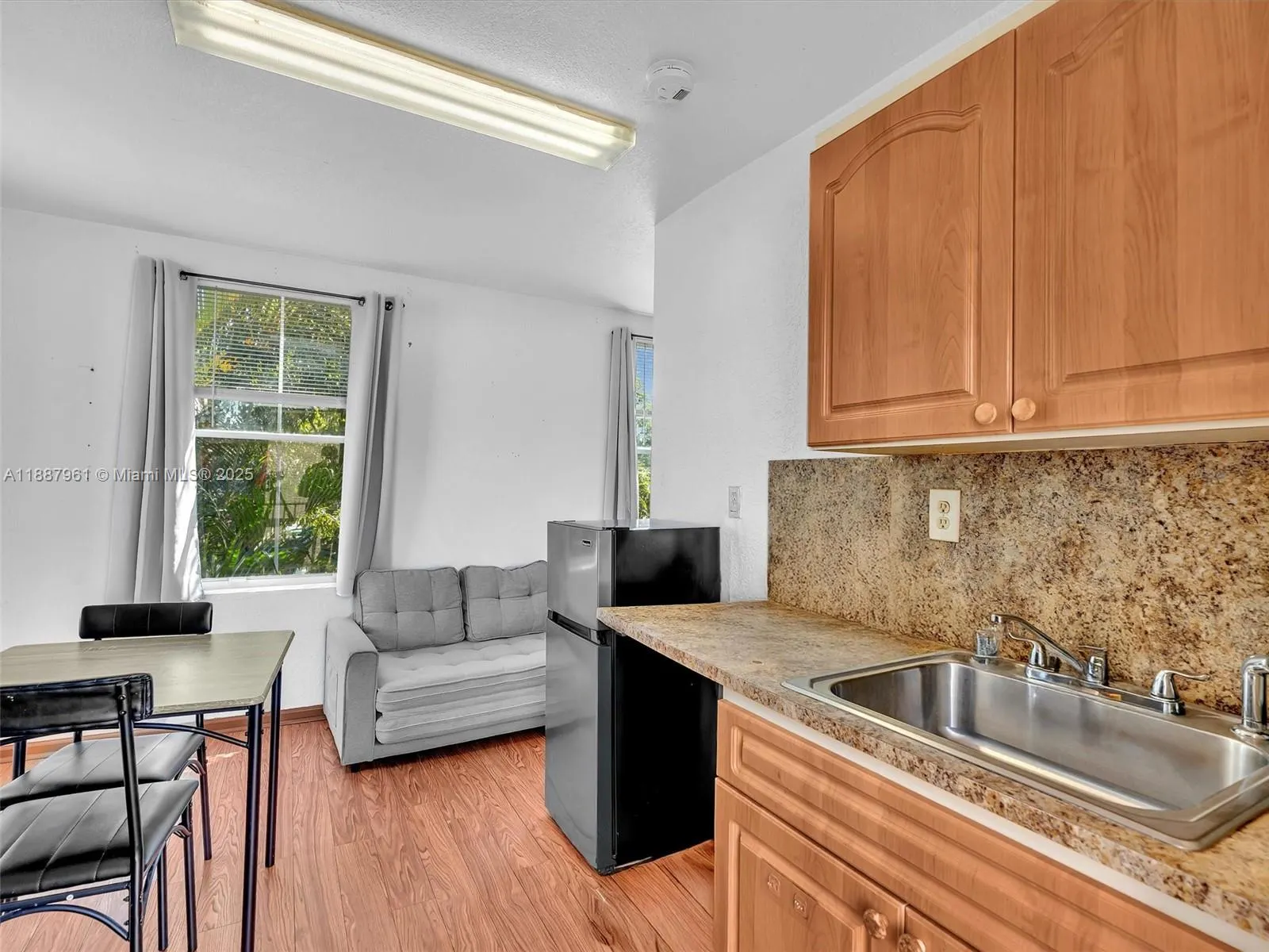 520 NW 49th St