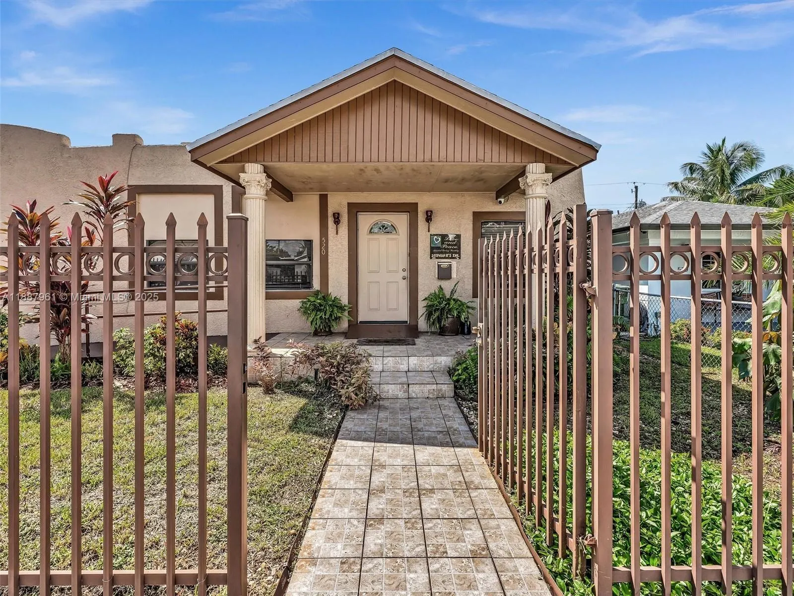 520 NW 49th St
