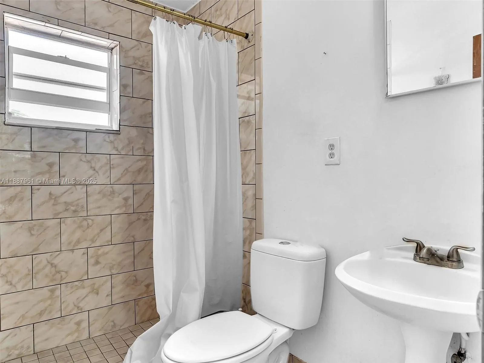 520 NW 49th St