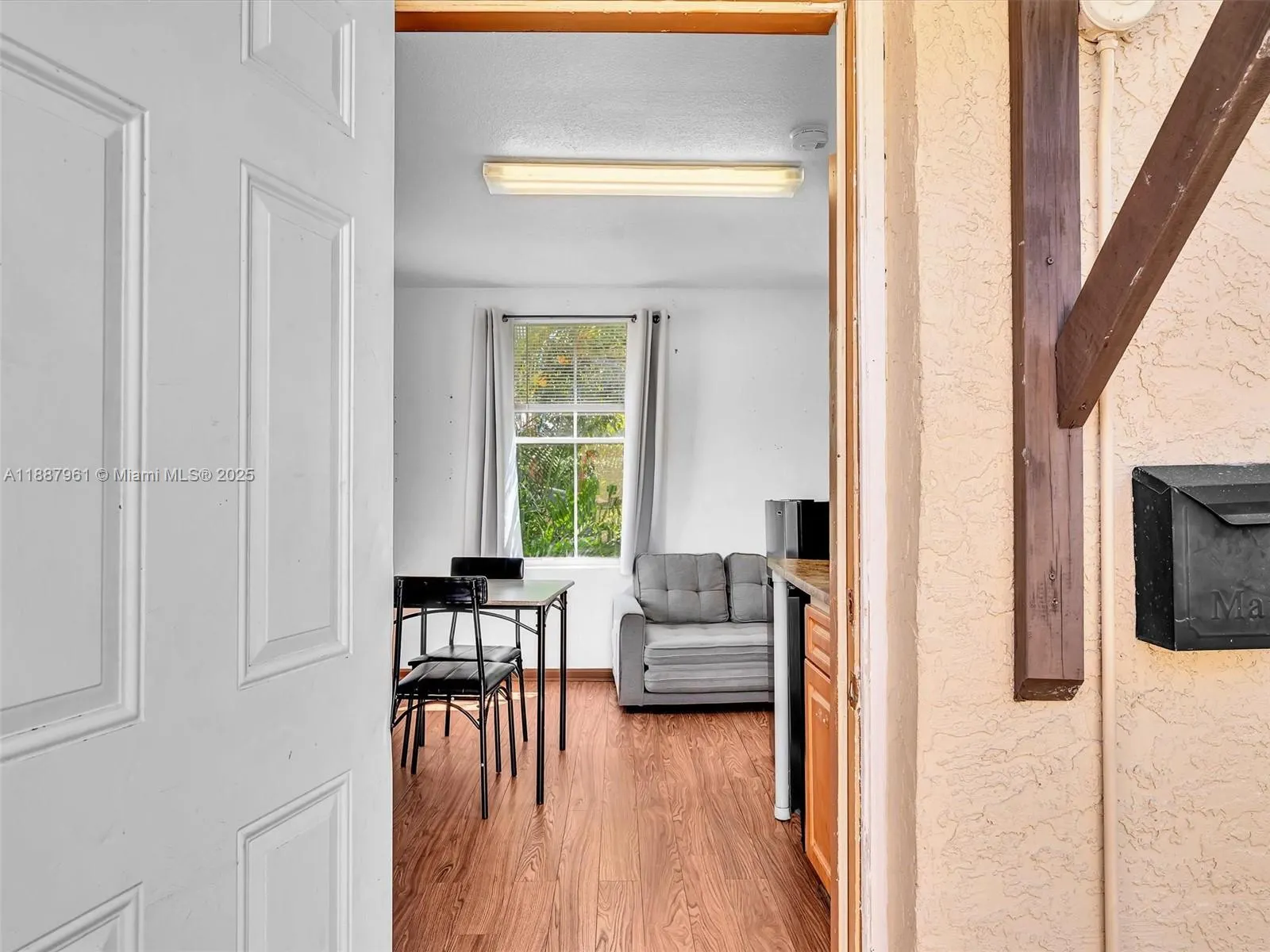 520 NW 49th St