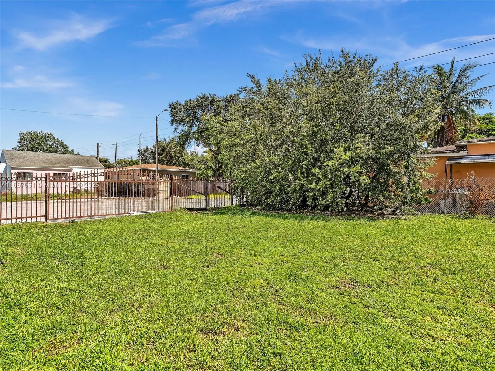 520 NW 49th St