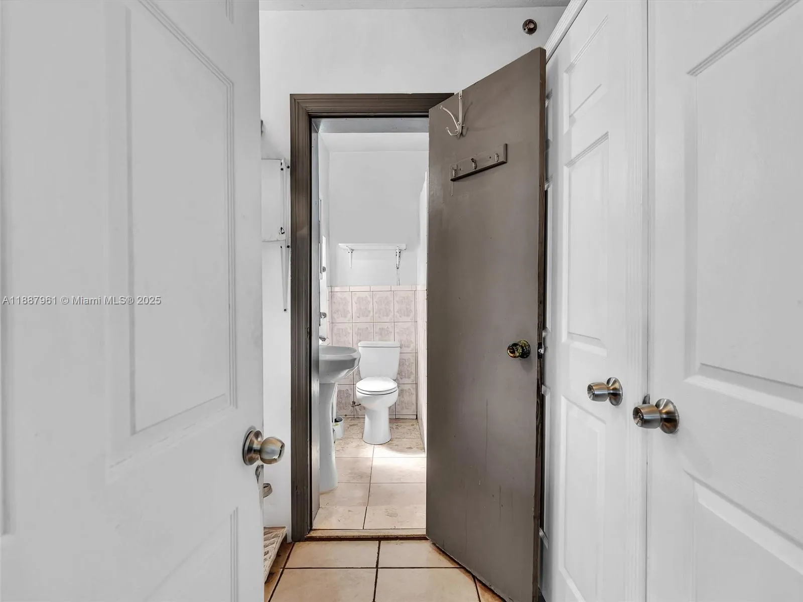 520 NW 49th St