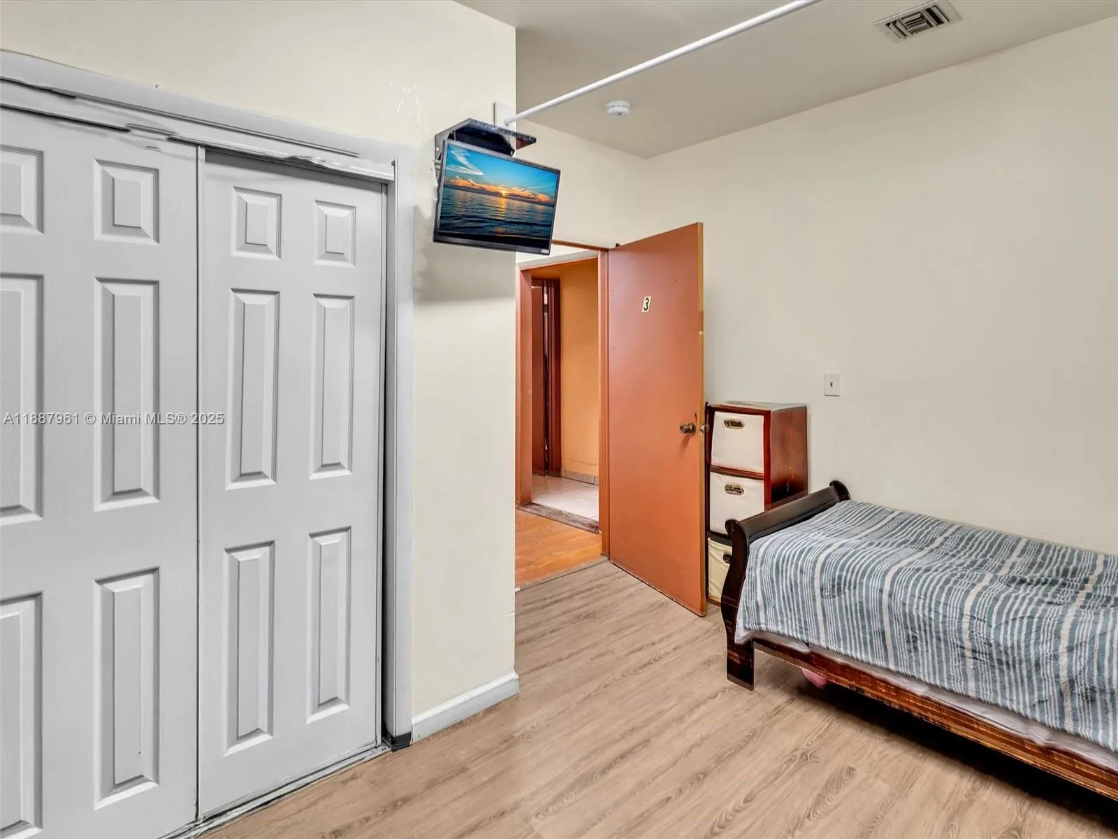 520 NW 49th St