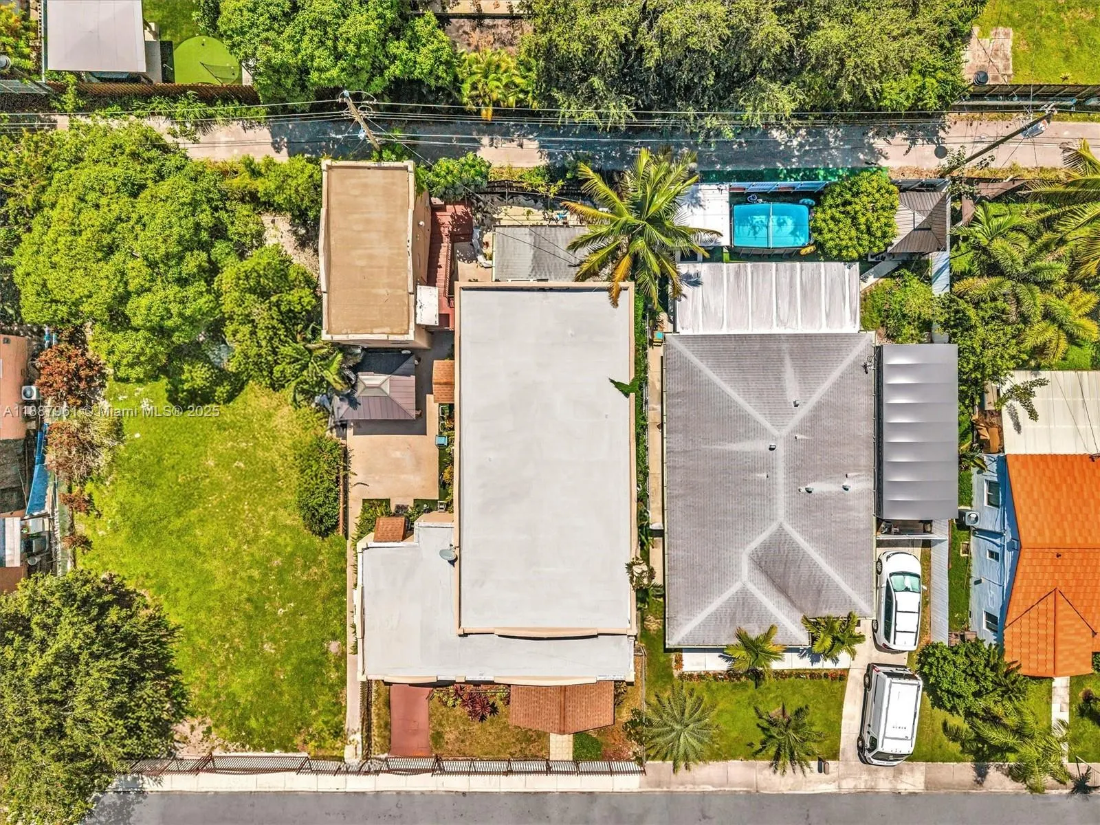 520 NW 49th St