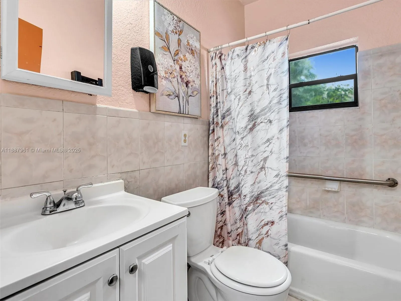 520 NW 49th St