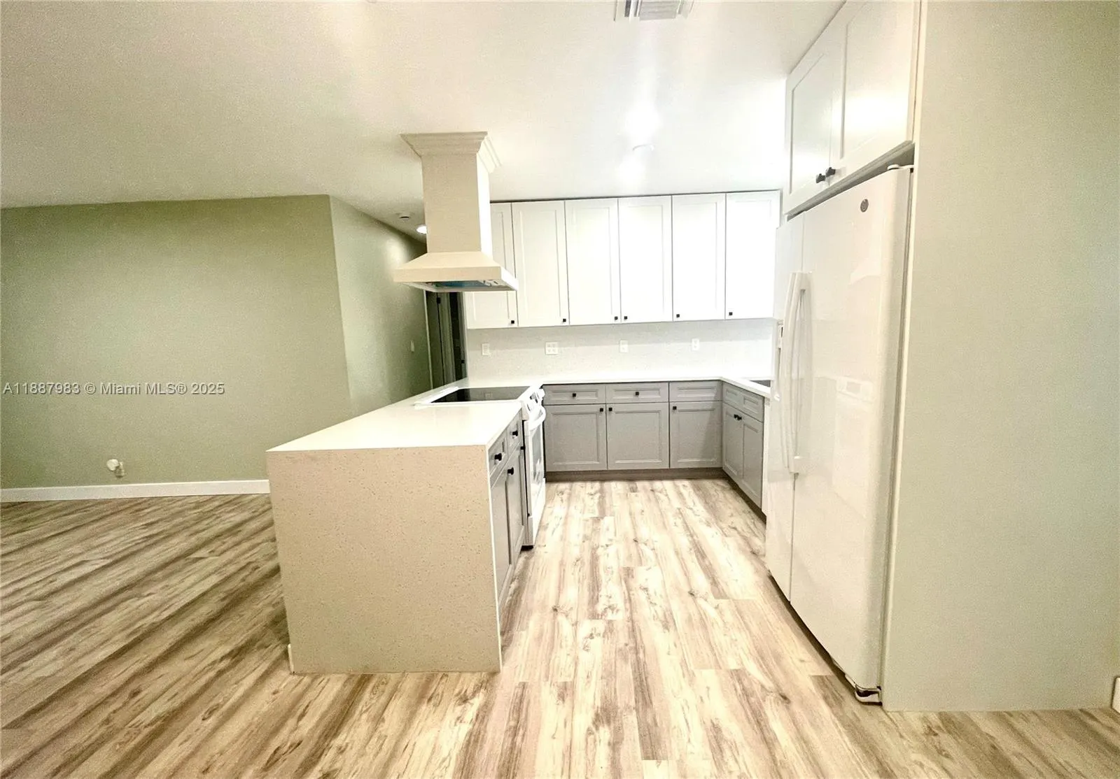 500 NE 27th Dr, #0
